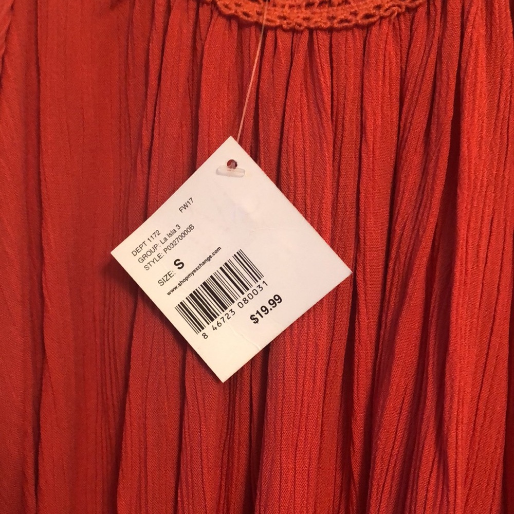 Beautiful blouse! - Picture 3 of 3